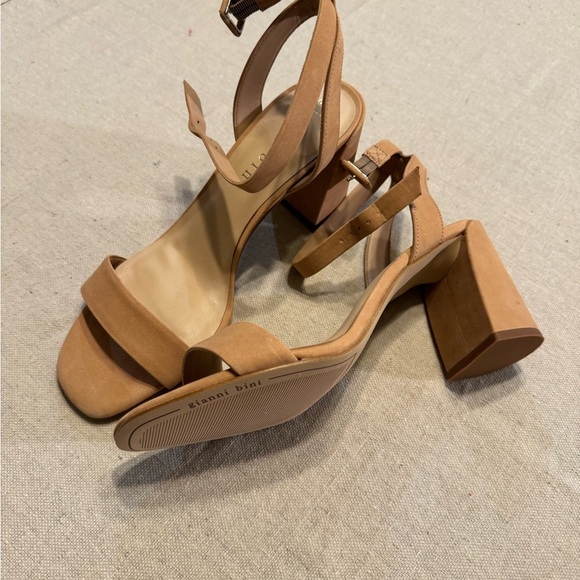 Gianni Bini Tan Block Heel Sandals - Picture 2 of 6
